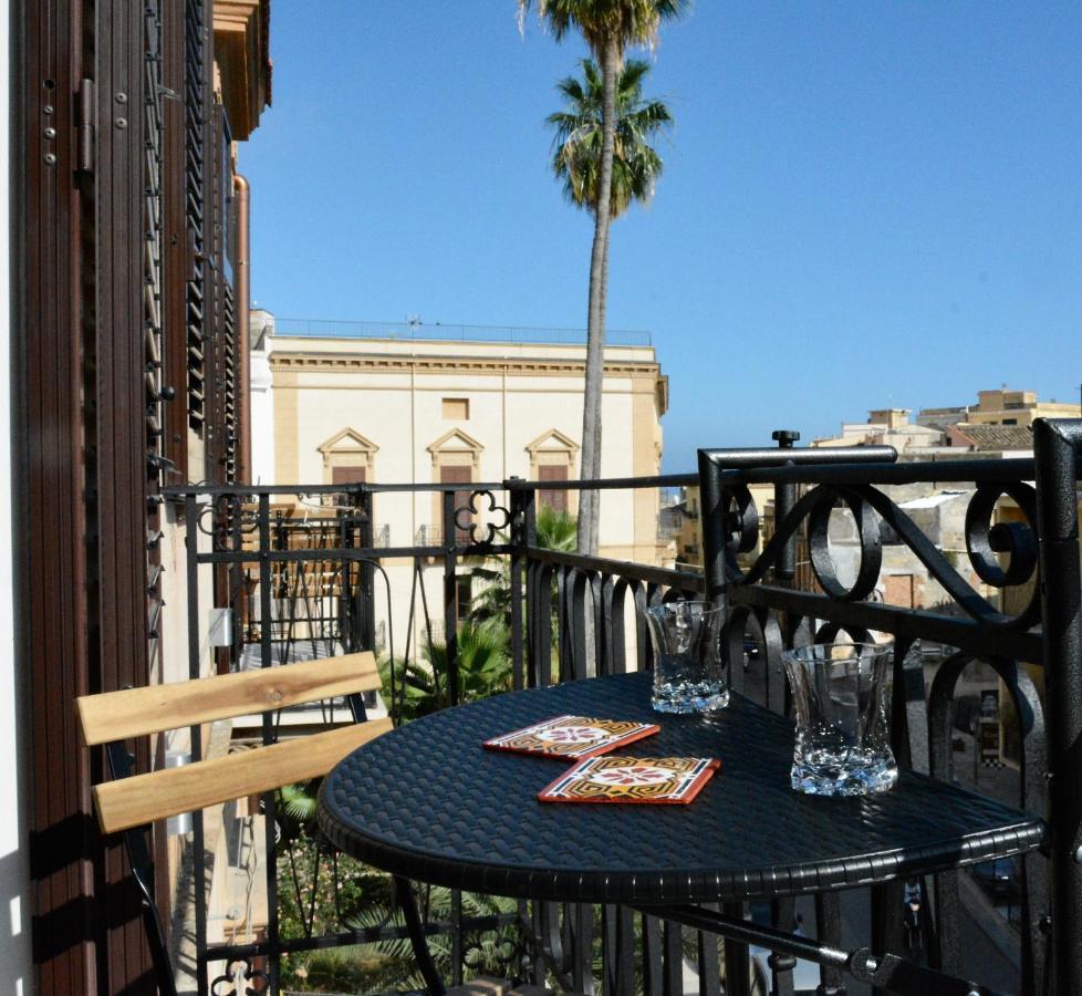 Domus Aleria Deluxe Rooms Sciacca Bagian luar foto
