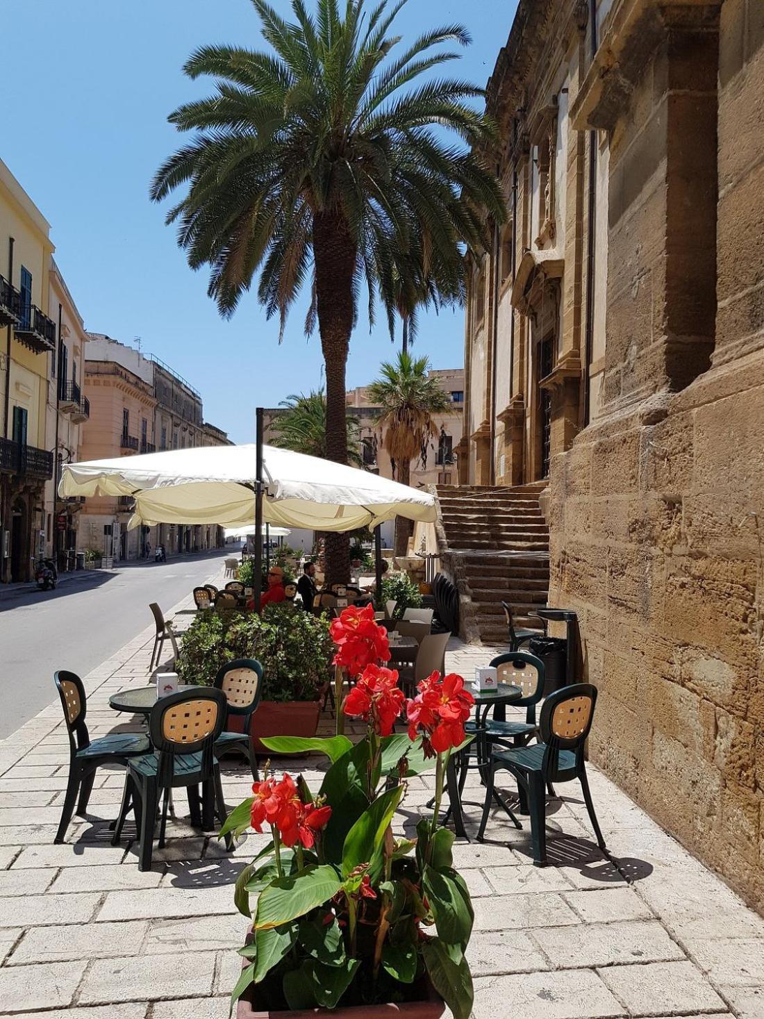 Domus Aleria Deluxe Rooms Sciacca Bagian luar foto